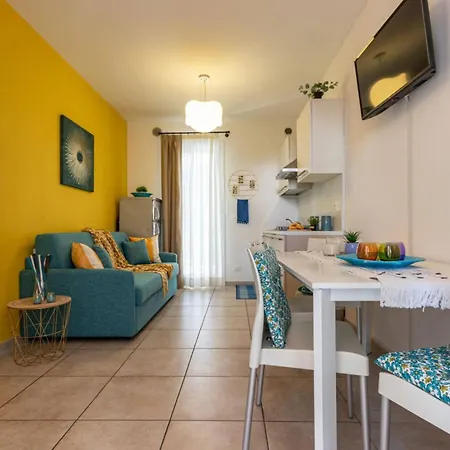 Apartment Lovely Flat With Shared Pool And Solarum *