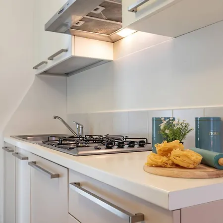 Lovely Flat With Shared Pool And Solarum