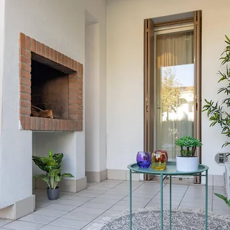 Apartman Lovely Flat With Shared Pool And Solarum