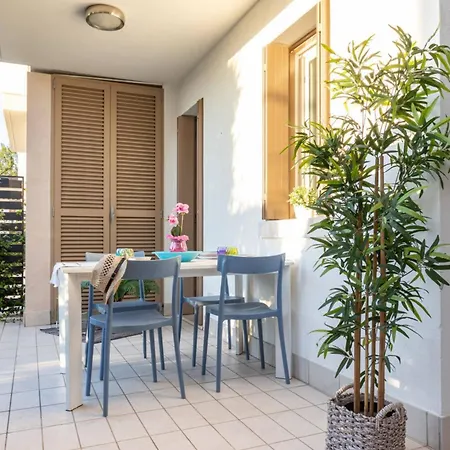 Apartment Lovely Flat With Shared Pool And Solarum *