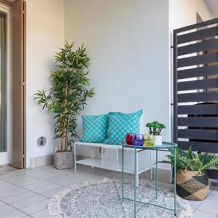 Apartman Lovely Flat With Shared Pool And Solarum *