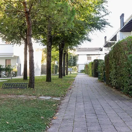 Apartment Lovely Flat With Shared Pool And Solarum