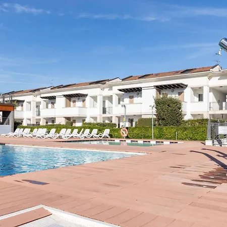Lovely Flat With Shared Pool And Solarum Διαμέρισμα