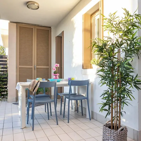 Lovely Flat With Shared Pool And Solarum Appartement